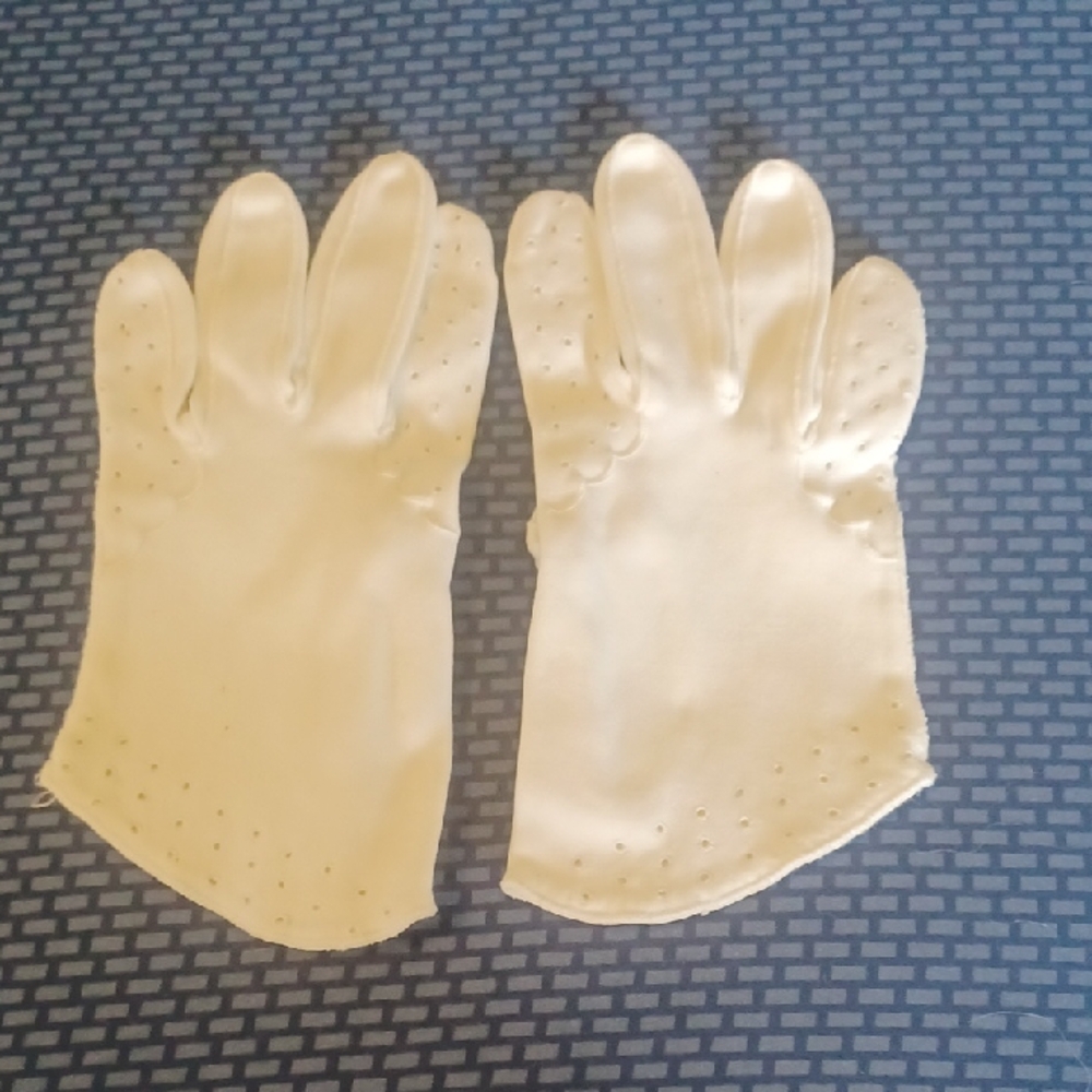 Short WHITE gloves